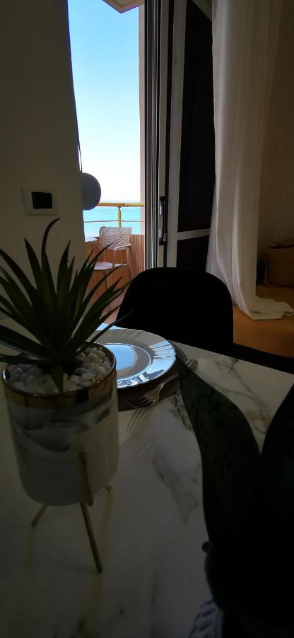 Lungomare Luxury Sea View Apartaments Vlorë Εξωτερικό φωτογραφία