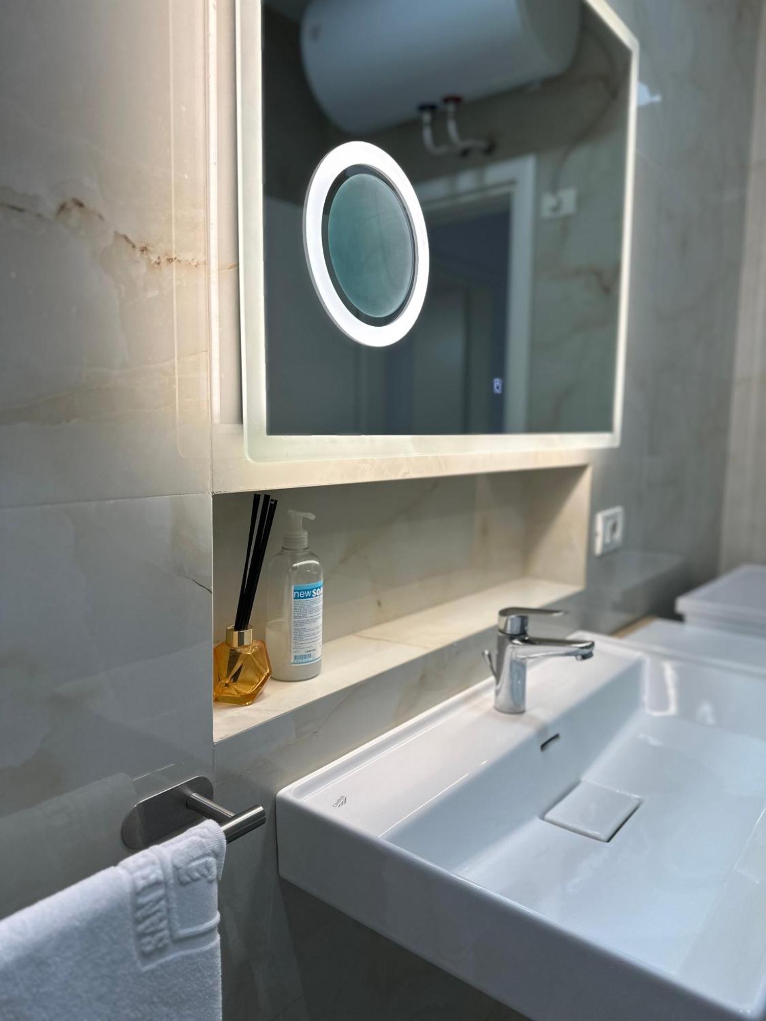 Lungomare Luxury Sea View Apartaments Vlorë Εξωτερικό φωτογραφία