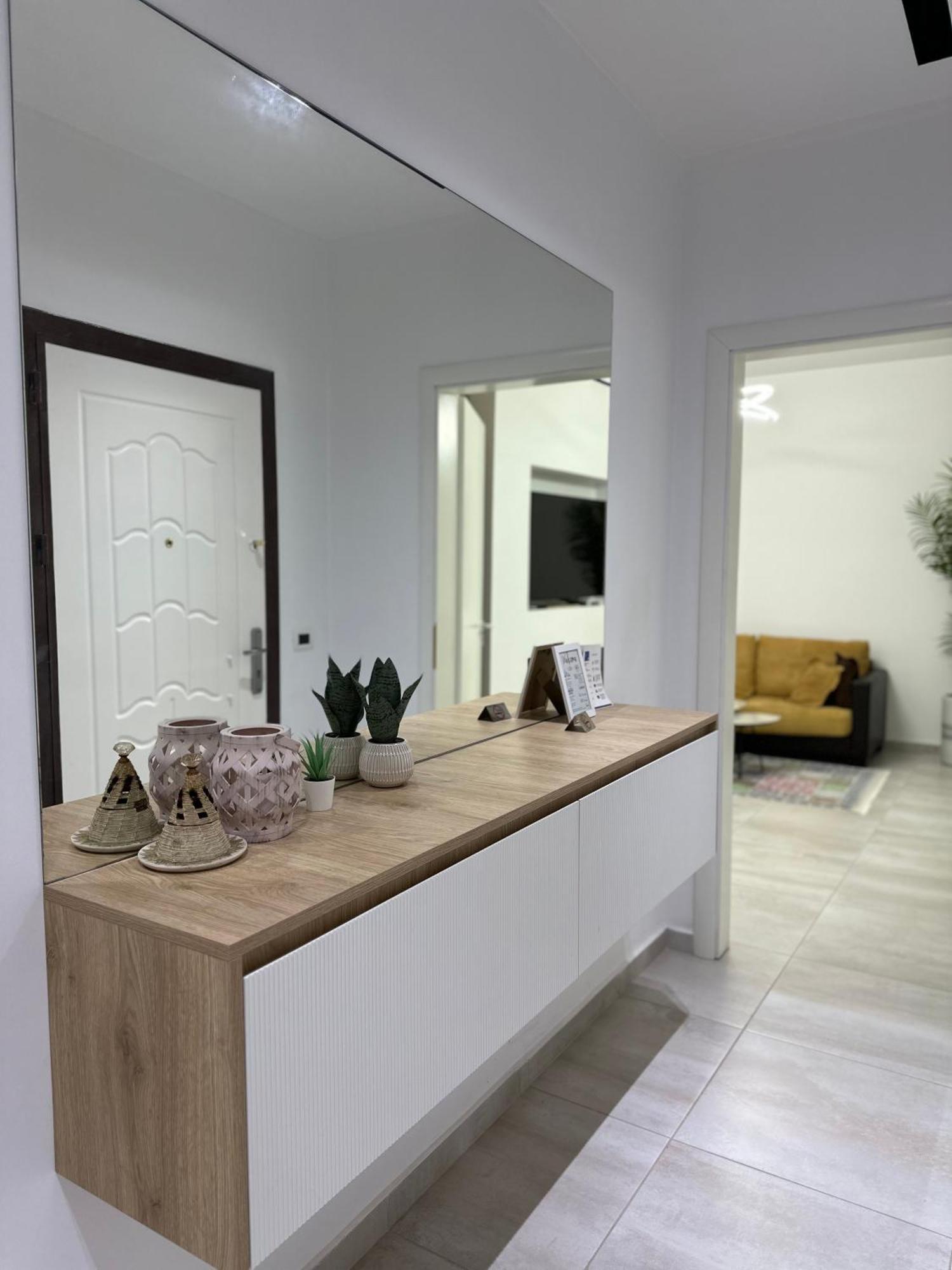 Lungomare Luxury Sea View Apartaments Vlorë Εξωτερικό φωτογραφία
