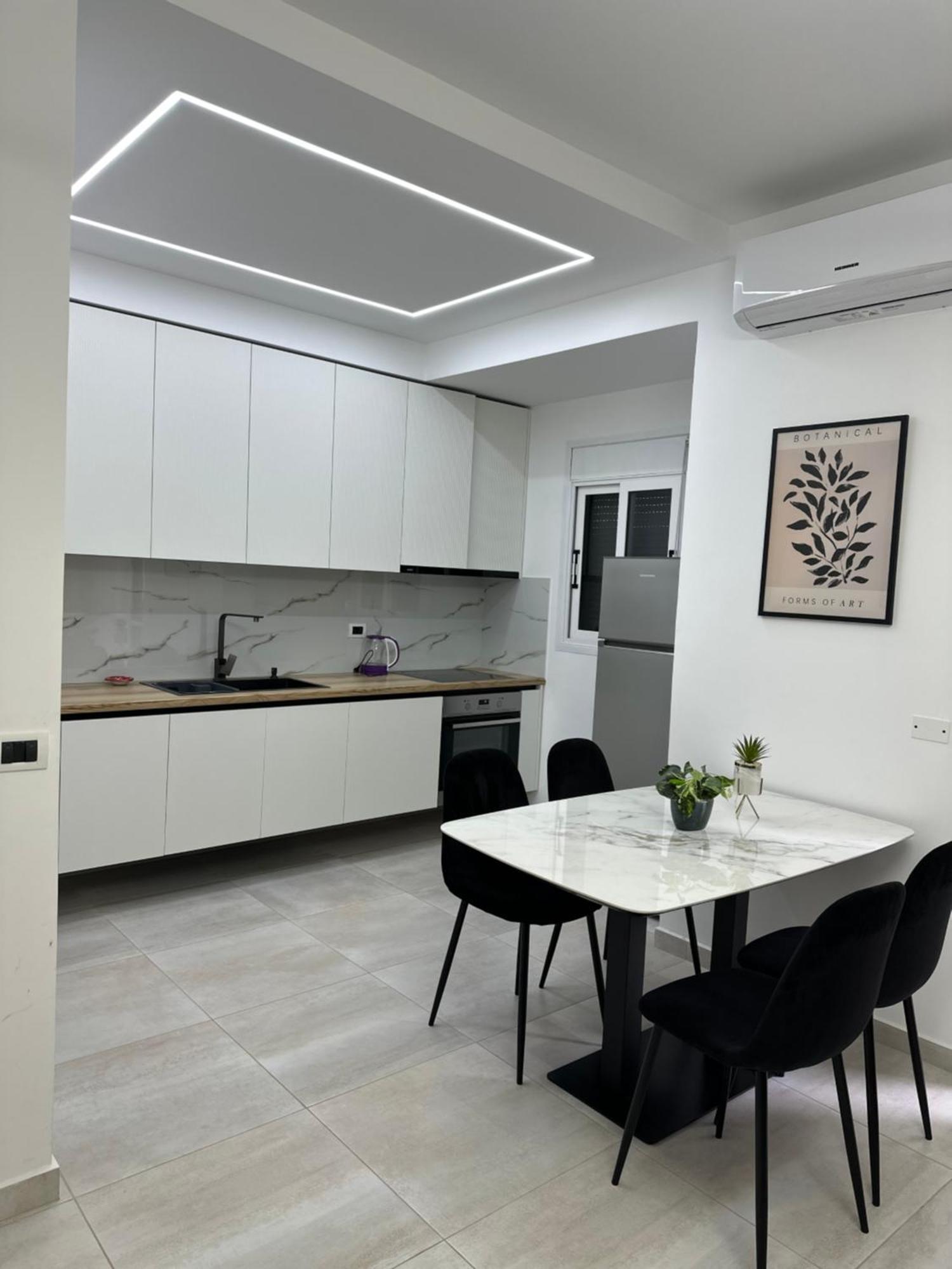 Lungomare Luxury Sea View Apartaments Vlorë Εξωτερικό φωτογραφία
